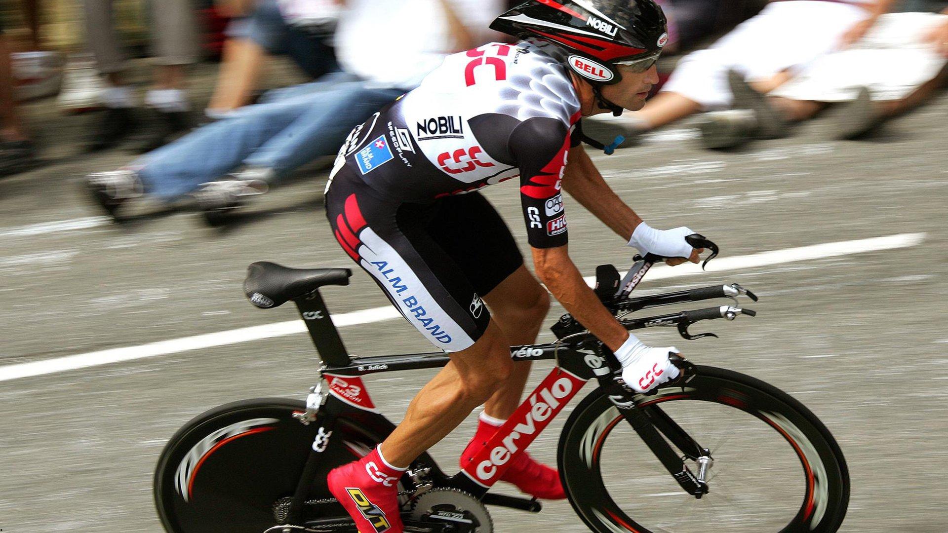 球迷文化热潮席卷全球,体育赛场变身情感共鸣的舞台